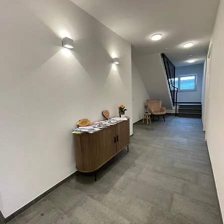 Apfelchalet Mirabell -neubau Chalet, Natur, Alpenblick, Wallbox, Messe Und Nah, Ruhe In Laendlicher Umgebung