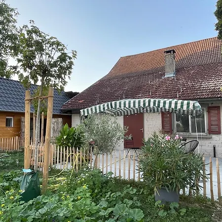 Appartamento Apfelchalet Mirabell -neubau Chalet, Natur, Alpenblick, Wallbox, Messe Und Nah, Ruhe In Laendlicher Umgebung